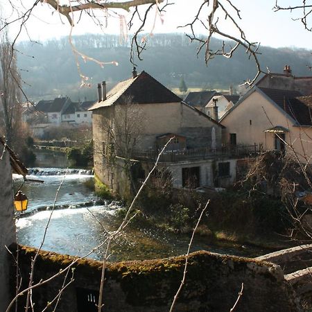 Grands Gîtes de charme avec jardin, lieu calme et paisible en plein coeur d'Arbois, linge inclu, lits faits à l'arrivée et ménage en fin de séjour Extérieur photo