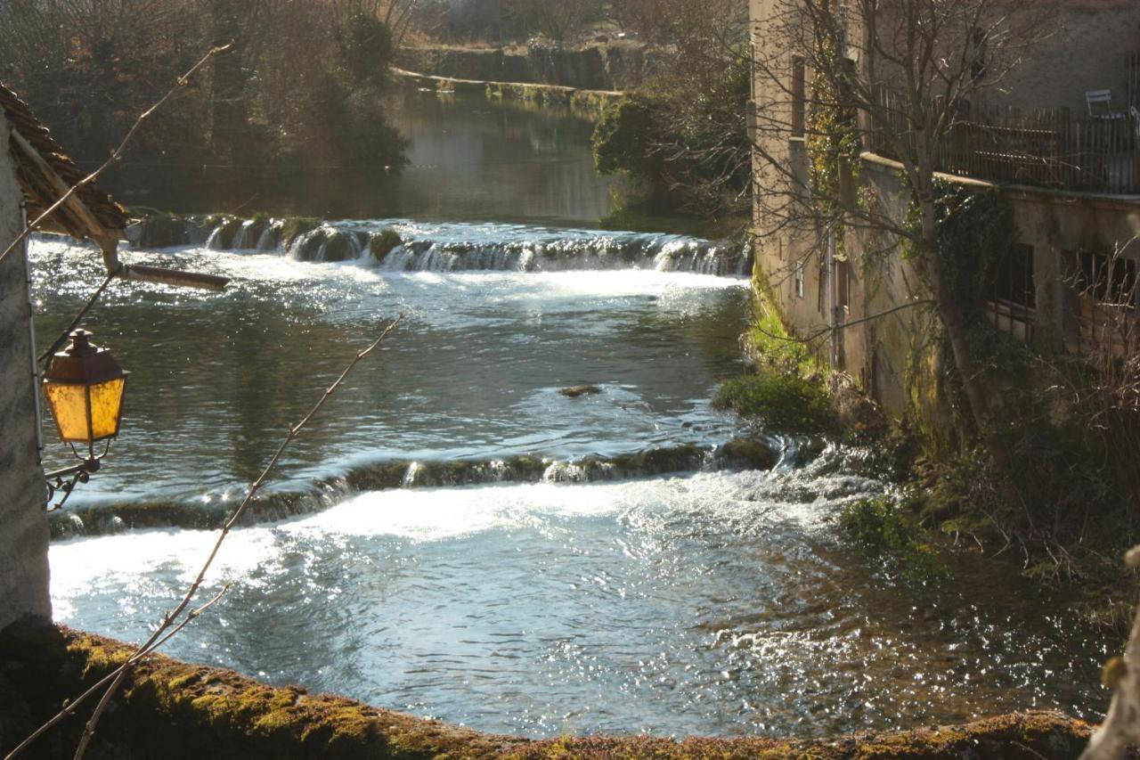 Grands Gîtes de charme avec jardin, lieu calme et paisible en plein coeur d'Arbois, linge inclu, lits faits à l'arrivée et ménage en fin de séjour Extérieur photo