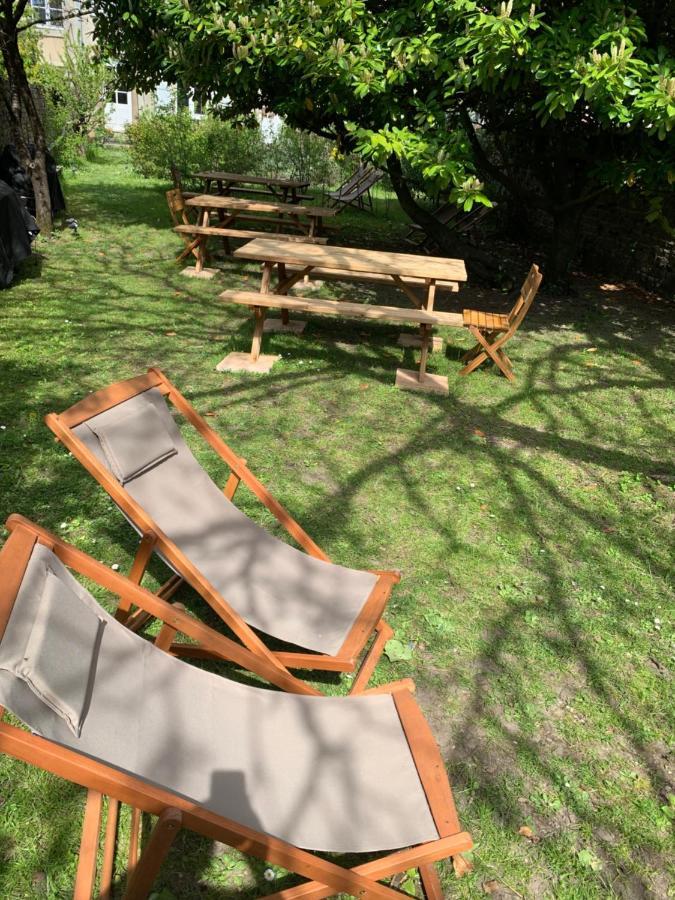 Grands Gîtes de charme avec jardin, lieu calme et paisible en plein coeur d'Arbois, linge inclu, lits faits à l'arrivée et ménage en fin de séjour Extérieur photo